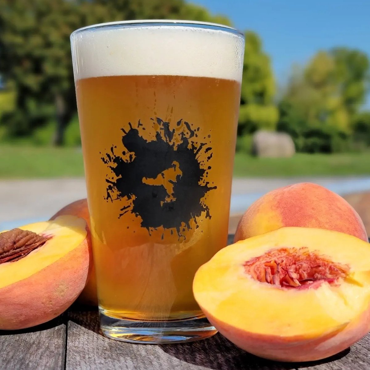 sideswipebrew's tweet photo. It's Always Peachy In Westgate is the perfect beer to remind you of warmer days. Taproom and Arcade open at 4pm today. Come grab a pint and play some pinball!#drinkupcolumbus #drinklocal #craftdrafts #water #malt #yeast #hops #beercade https://t.co/NITwueeGES