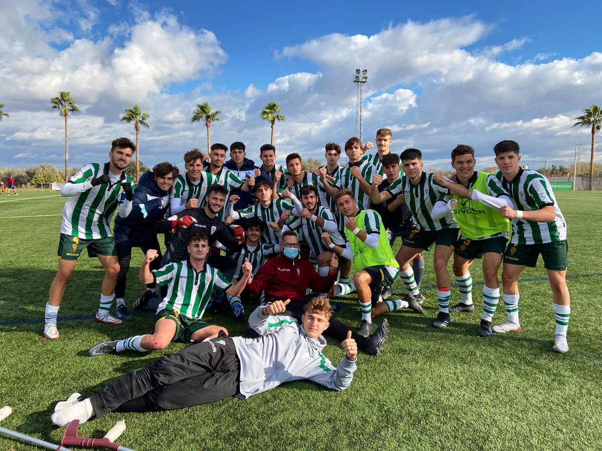 JuvenilDH's tweet photo. 🗞️ EL RESURGIR DEL @Cantera_CCF⚪🟢 🗞️

🚢El barco a la deriva en la jornada 8 ha enderezado el rumbo

🎉 El equipo de @relo1980 suma 6⃣ victorias en los últimos 7⃣ partidos

📝 @rodrit7 
📸 @Cantera_CCF

🔗 https://t.co/UYfBJ2w61b 

#JuvenilDH👟 #DH4🏆 #CanteraCCF💚 https://t.co/0KoUqdNlhV