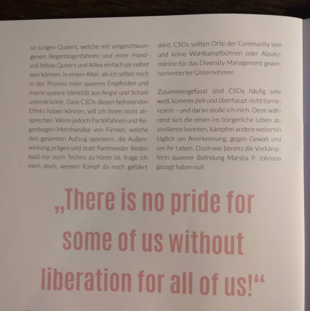 Meister_Reineke's tweet photo. Lest doch rein, wenn ihr Lust habt. Die ganze red-Ausgabe gibt's im Büro der #aidshilfehalle.
#gay #queer #nonbinary #solidarity #intersectionality #activism
#aids #inclusion #Leipzig #queeringdefaults #queerliberation #classstruggle #anarchist #antifascist https://t.co/UIpQ8x1P46