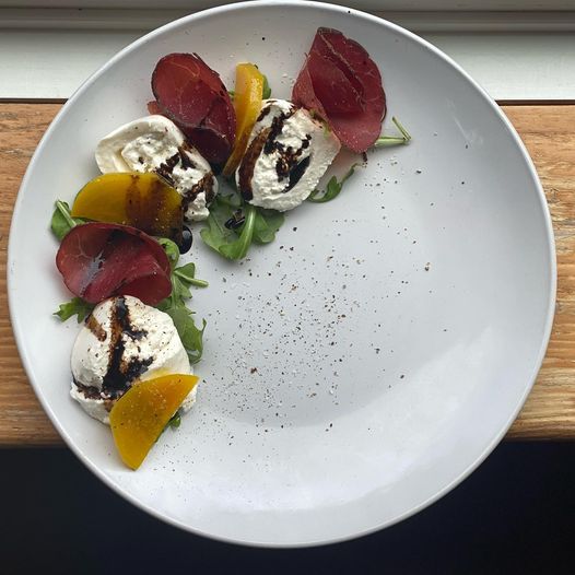 ObxTrio's tweet photo. Burrata of the Week: roasted golden beets, bresaola, arugula, and fig balsamic 👩🏻🍳 #burrata #bresaola #chefdriven #obxrestaurant #outerbanks
https://t.co/voXlstRLTy https://t.co/NMDZqtThdR