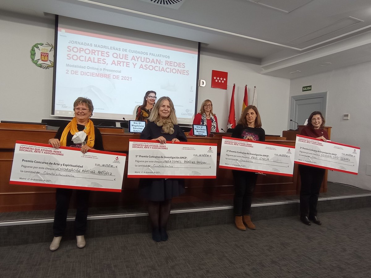 El apoyo a la #investigacion en #cuidadospaliativos por parte de la <a href="/AMCPaliativos/">Asociación Madrileña de Cuidados Paliativos</a> Entrega de premios Proyectos de Investigación, y también de premios Obras de Arte. Estupenda acogida! 13 y 11 proyectos respectivamente: enhorabuena a las premiadas! #JAMCP2021