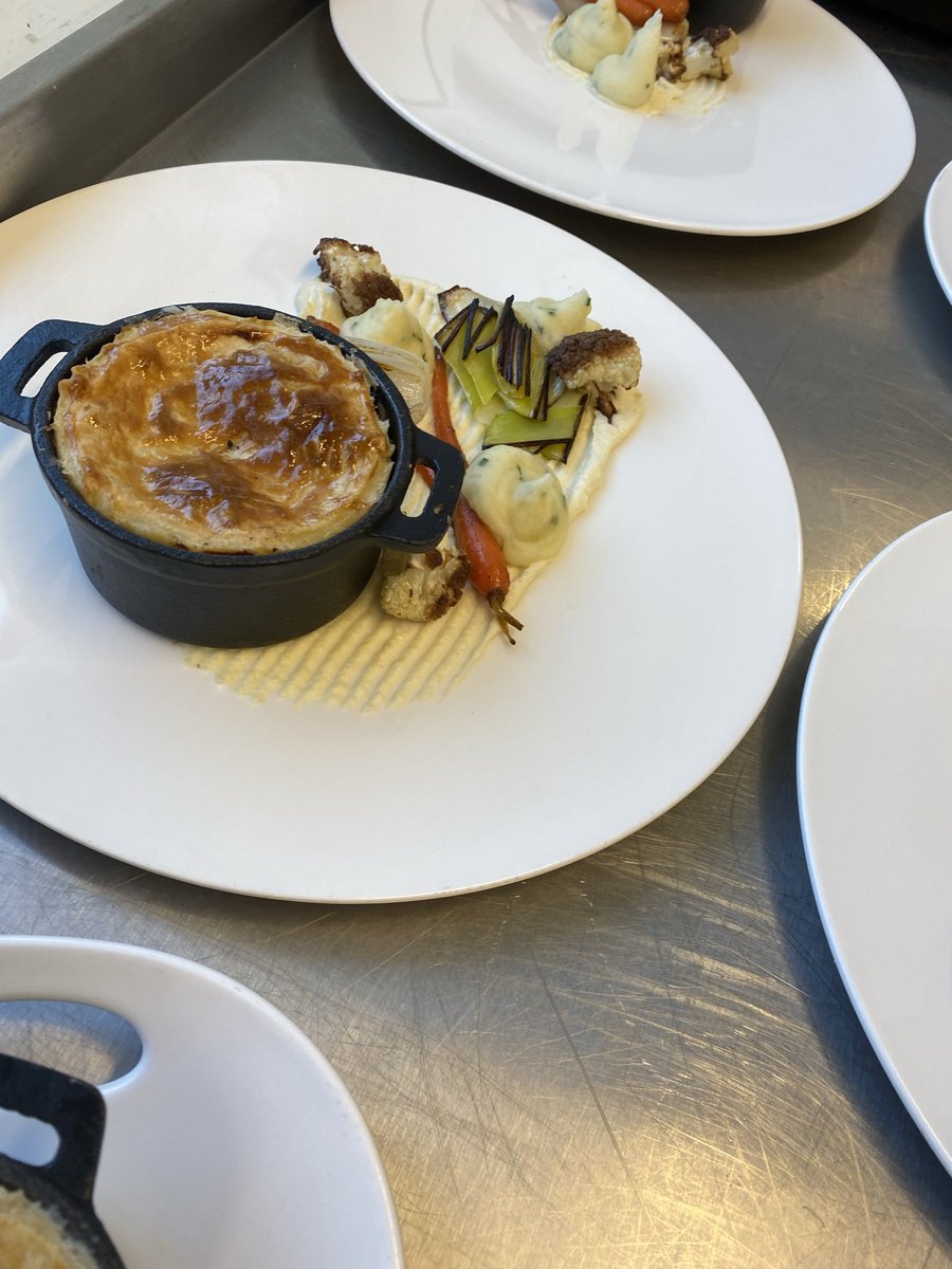 HopwoodChef's tweet photo. @hopwoodhall level 2 learners making comfort food chicken and vegetable pie #winterfood #PieDay https://t.co/tmc8B9oWXT