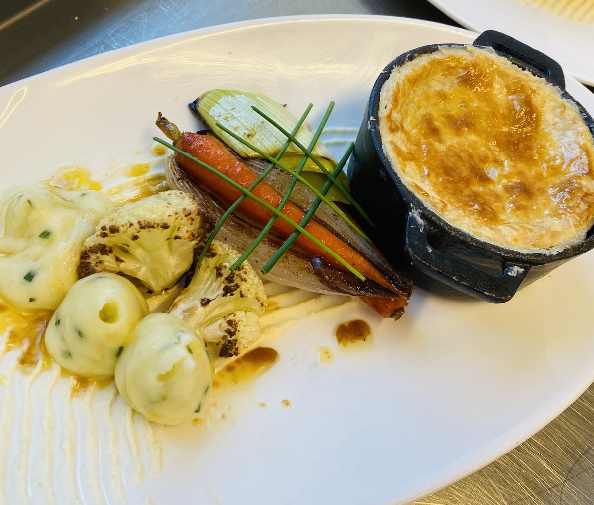 HopwoodChef's tweet photo. @hopwoodhall level 2 learners making comfort food chicken and vegetable pie #winterfood #PieDay https://t.co/tmc8B9oWXT