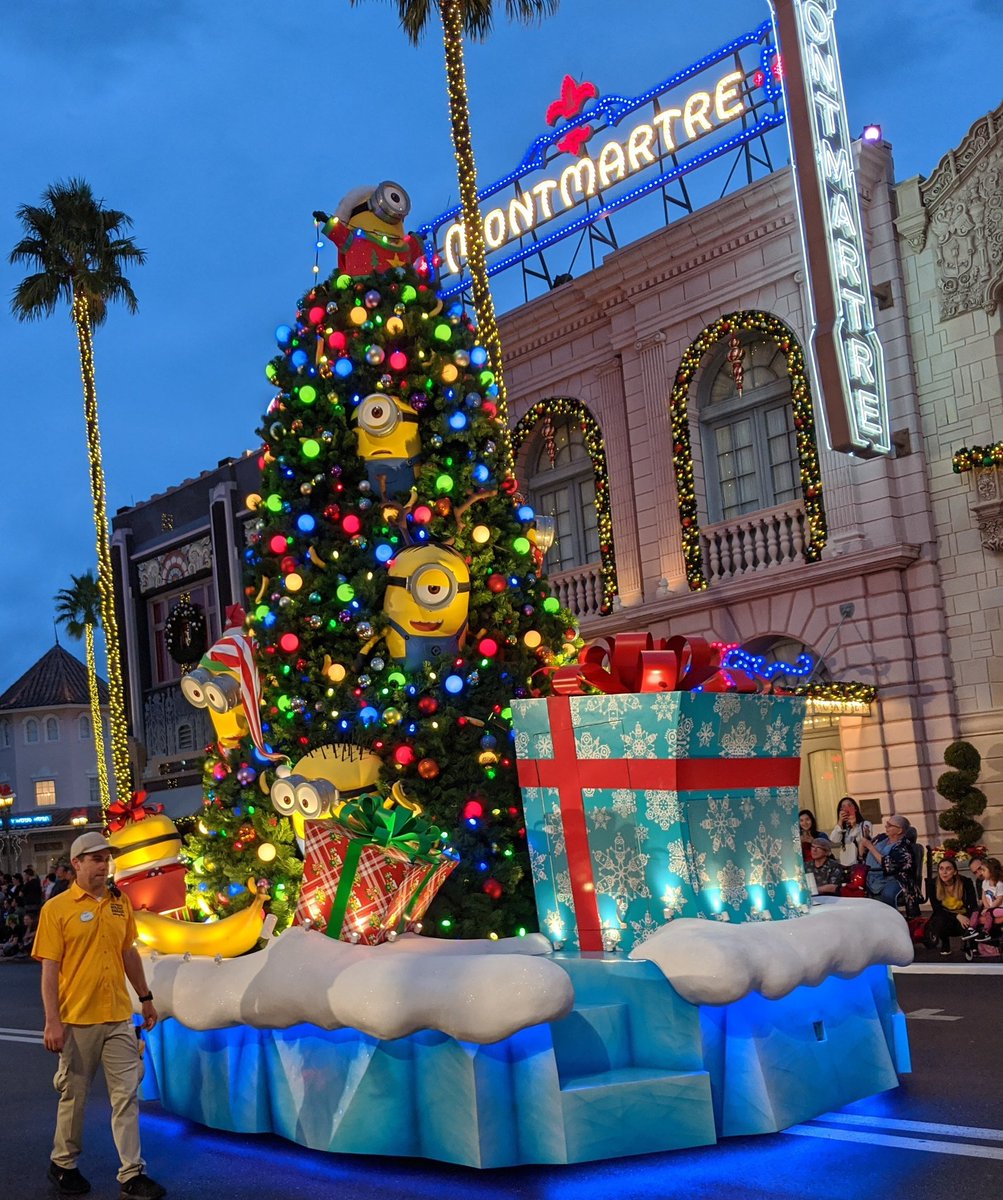 JustOut_nAbout's tweet photo. Can't wait to see the minions again in the Macy's Parade @UniversalORL !!! ๐โ๏ธโ๐They are one of our faves!! #universalorlando #universal #universalmoments #minions #justoutnabout #universalfun #universalstudiosflorida #universalorl #uoap #christmas #christmasatuniversal https://t.co/i4zadoFIap