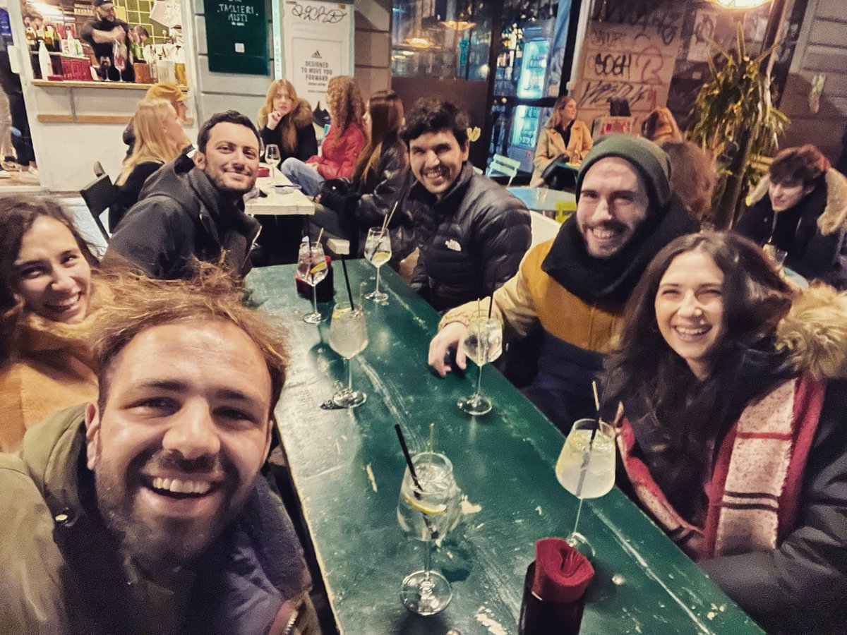 VileGroup's tweet photo. dinner and post-dinner drinks with the members of my lab! @VileGroup #polimi #chemicalengineering #CFALab https://t.co/9OO4QqDi7h