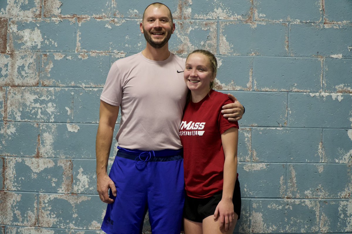 SwishCapeCod's tweet photo. 👏Congratulations to @AubrieSchwager (Class of 2025; @Swich_Athletics) on achieving her goal of earning a spot on her school’s varsity roster as a freshman! Aubrie trained hard in furtherance of this goal and has positioned herself to have an exciting high school career! 💙🧡 https://t.co/PH6dioOmDJ