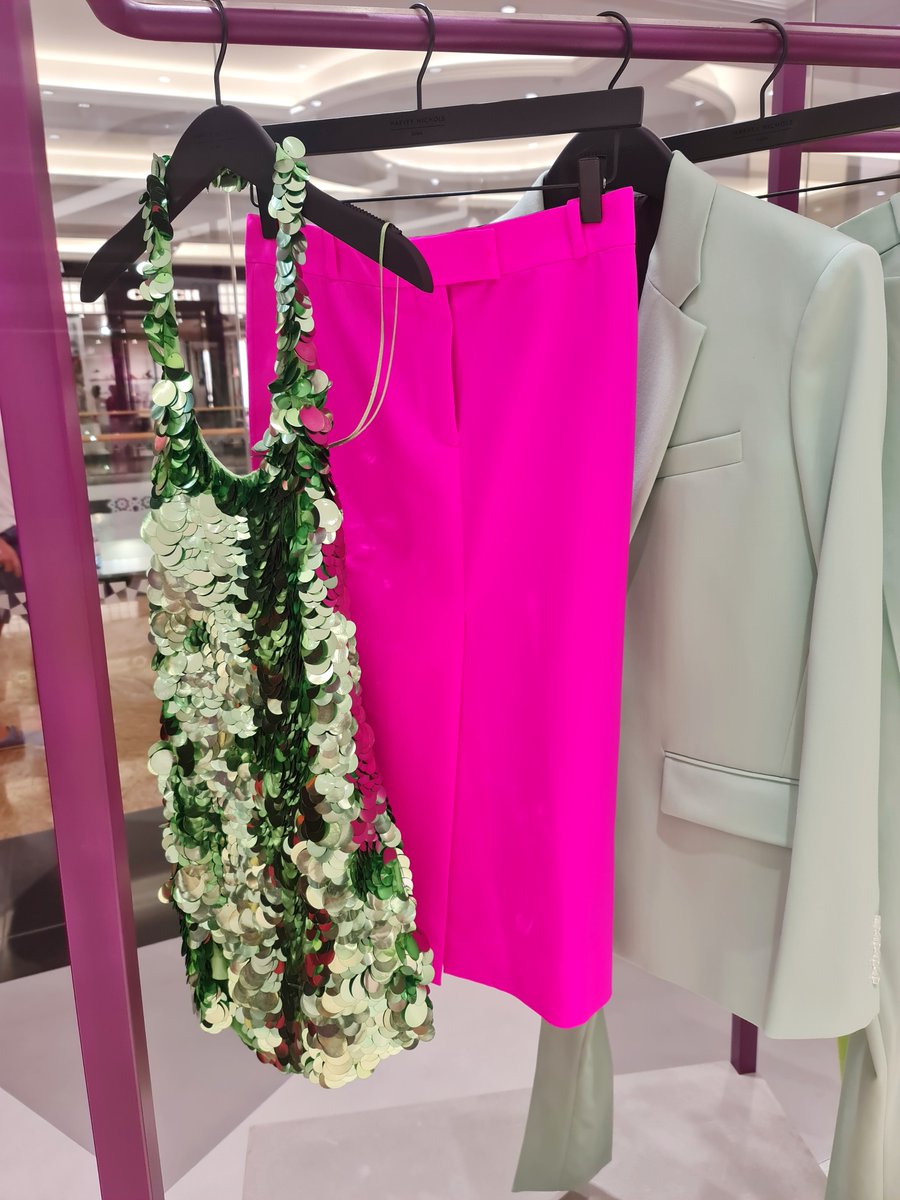 StyleDoctors's tweet photo. A colour loved by many but also feared by some. We love these statement pieces spotted @HarveyNichols uae @MallofEmirates of the emirates. Are you a fan of pink? 
#styleconsultant #dubaifashion #shopping #retail #lookbook #styleguide #retailtherapy #styletips https://t.co/EFT19Ukb0c