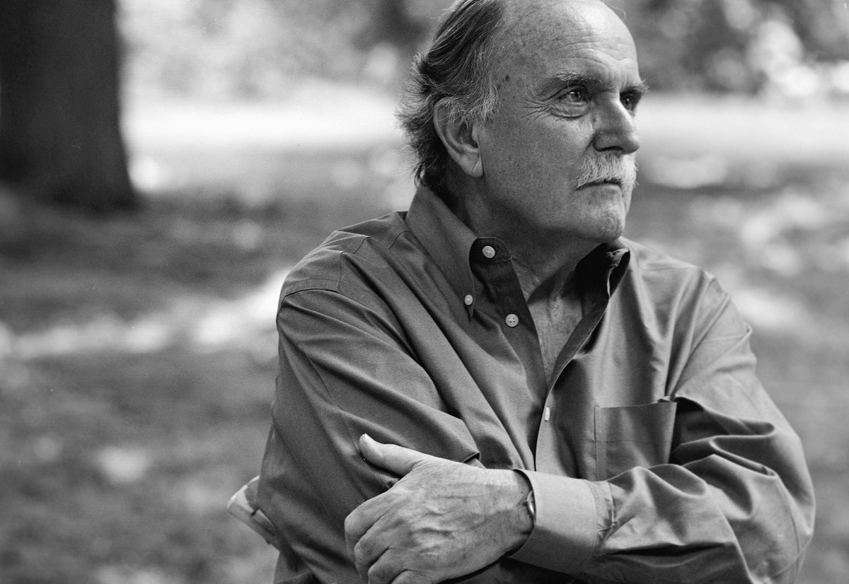 Умер Элвин Люсье 🖤 Композитор умер в возрасте 91 года в своем доме в Мидлтауне. По словам его дочери, причиной смерти стали осложнения после падения. 
remusik.org/news-20211202/