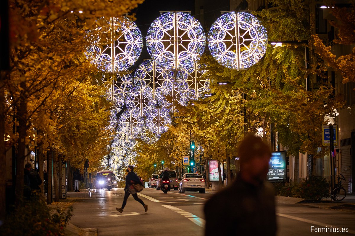Ferminius's tweet photo. Ya es Navidad en Granada https://t.co/HoIzy1Uatc