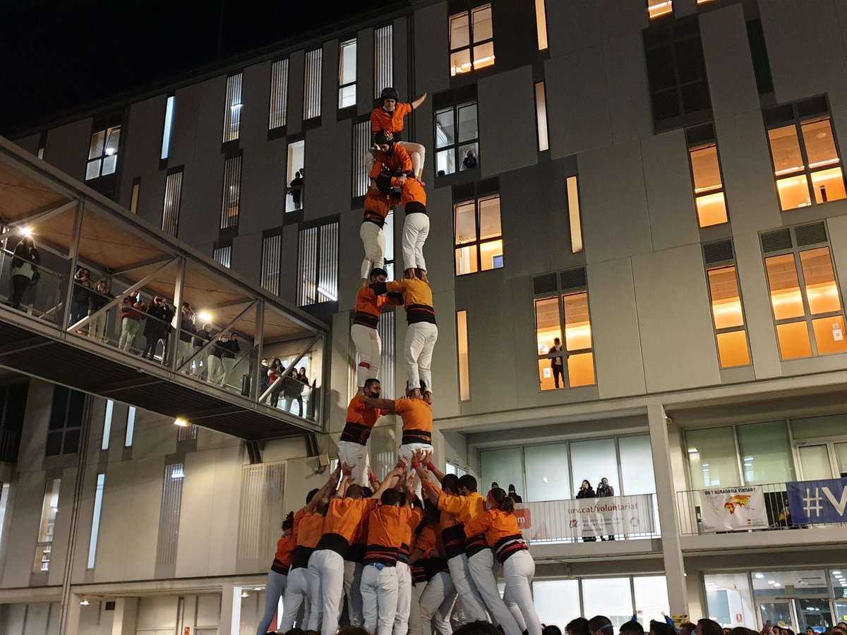 Tarragona. 3a ronda. <a href="/PataquersURV/">Pataquers de la URV</a>. 2d7f. El primer del seu historial #castellers