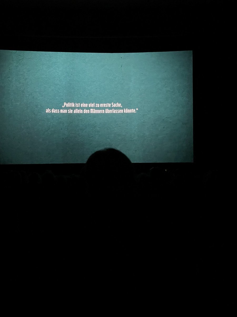 Liebe Angela #Merkel, danke für Alles. Hier ihr Kopf beim Abspann des Films #DieUnbeugsamen . Ein zentraler Satz den sie auch humorvoll in ihrer Rede nutzte.