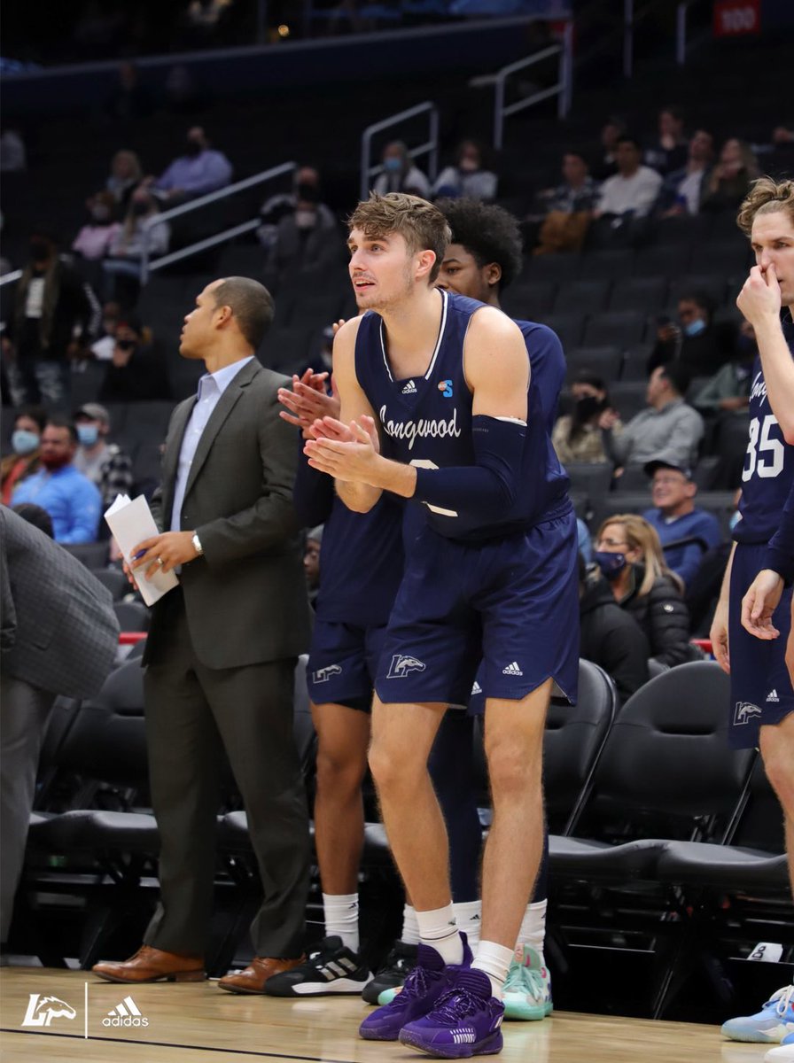 LongwoodMBB's tweet photo. 𝗣𝗼𝘂𝗿𝗶𝗻𝗴 𝗶𝗻𝘁𝗼 𝘁𝗵𝗲 𝗿𝗼𝗼𝘁. 

#OnTheRise https://t.co/tl4NiUL46r