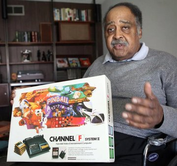 RetroBlastUS's tweet photo. Today we'd like to honor Jerry Lawson, Electronic Engineer who designed the Fairchild Channel F console, and lead a team that designed the FIRST interchangeable game cartridges

Jerry would have been 80 years old yesterday

This industry owes so much to Jerry's brilliant work https://t.co/KdBdGvovZM