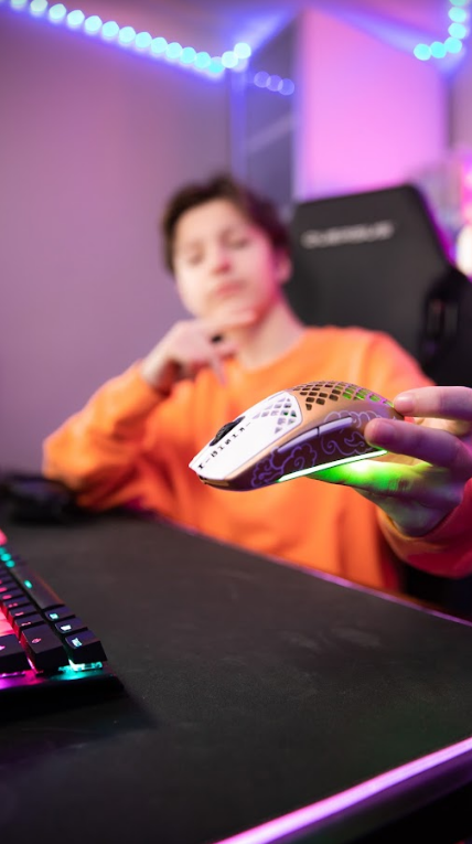H1ghSKy1's tweet photo. Just got My CUSTOM Designed Ultra Lightweight Aerox 3 Wireless Mouse!! Thank you @steelseries + @nachocustomz

🚨🚨Win YOUR OWN by following them and Commenting down below 👇🏽 https://t.co/CBWRWOIxlO