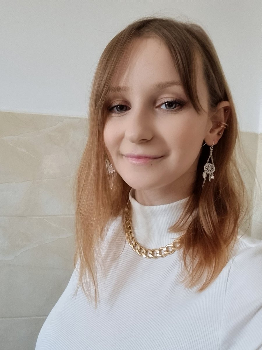 betti92_'s tweet photo. It's so rainy outside...
I want a white Christmas. ❄
it's not the same without snow.
#selfie #christmasmood #wantsnow #셀카 #daily https://t.co/ZoZ5HLPHsc