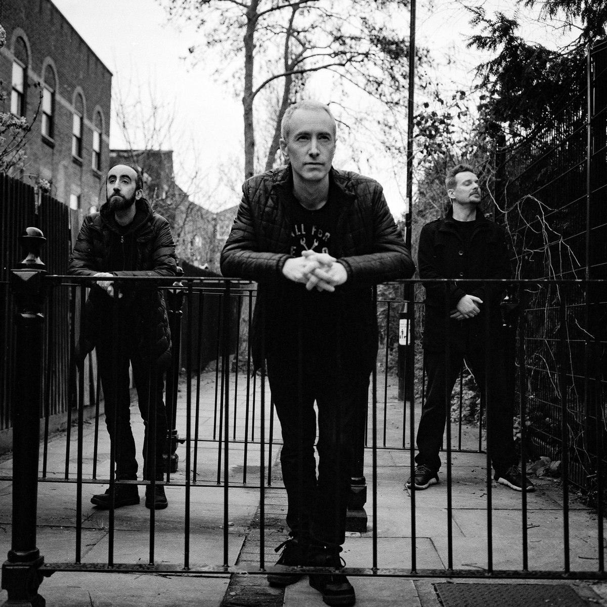 SND_77's tweet photo. We are raising money via @crowdfunderuk  to record &amp; promote a new Everafter single early next year - all donations will be gratefully received. Click on the link here: https://t.co/XX158Gz6JB #rockmusic #London #NewMusic2021 #recording https://t.co/lWZzKpywir