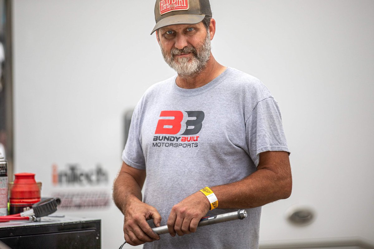 KirkSpridgeon's tweet photo. All the best thoughts to our boy Bundy! If you’ve ever met him, you immediately liked him.
Forman caught him in his natural habitat. I’m sure everyone in the midget world is thinking the same, hoping for good news from NC! #BundyBuilt https://t.co/mo5ShY6ejy