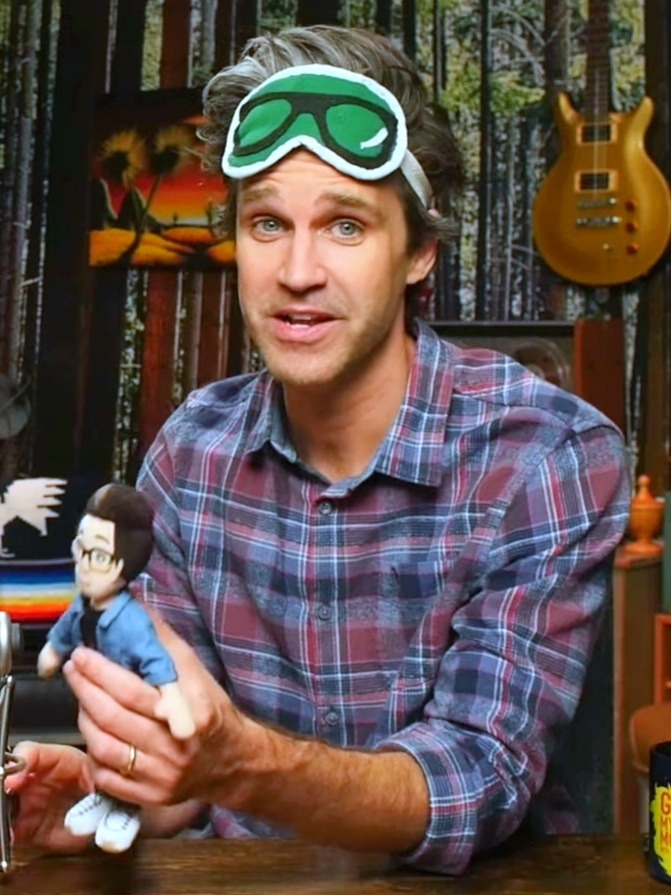 link_sans_specs's tweet photo. @nknific @Bluecoats @MissionNsync @RhettandLinKomm @jannellee_o Aww, here's a cuddly boy to keep you company. Oh, and a plushie. 😘 https://t.co/Q35RURW6QK