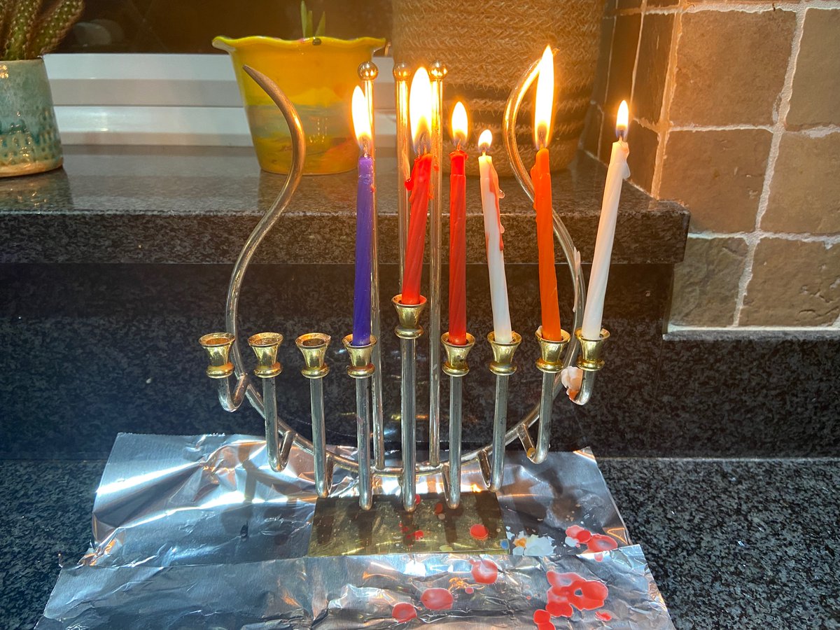 BogushMiss's tweet photo. @MrPerulero @MissKhatun2 @boardman_ms @Miss_Stamatiou @Centralprimary Such lovely Chanukah learning! I’ve just lit my Menorah with my family! https://t.co/WCbcWrzIUr