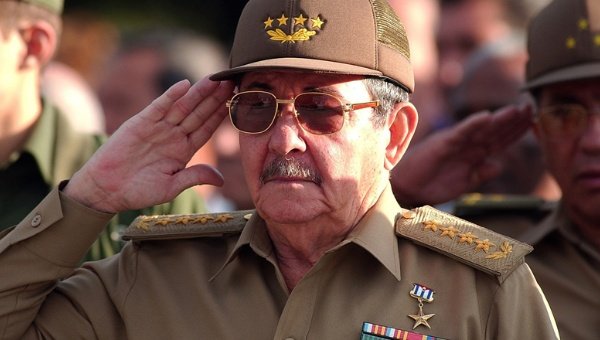 El 2 de diciembre de 1956 arriba el yate Granma con líder del M-26-7 #FidelCastro. Ese mismo día se conmemora el día de las FAR.
Un ejército nacido del pueblo.
#PuebloUniformado
Felicidades para esos valientes combatientes de las #FarCuba en sus #65AniversarioFAR .
#PasiónXCuba🇨🇺