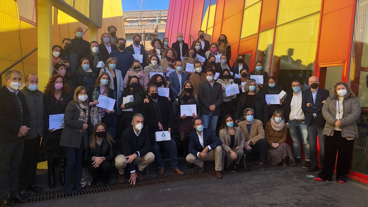 pipibi's tweet photo. Ha sido un orgullo y un placer la acogida que hemos tenido los #SherpasLasRozas por parte de los comercios de #LasRozas que han participado en el programa #SherpasDigitales. Gracias por el éxito del proyecto a @CiudadAumentada @LasRozasInnova @raulsan1998 @jdelauz @Ayto_Las_Rozas https://t.co/r6GoGCW7Ac