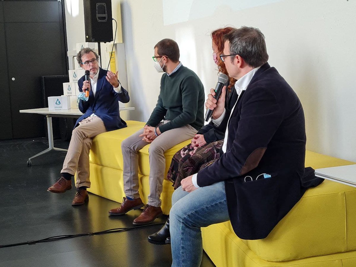 pipibi's tweet photo. Ha sido un orgullo y un placer la acogida que hemos tenido los #SherpasLasRozas por parte de los comercios de #LasRozas que han participado en el programa #SherpasDigitales. Gracias por el éxito del proyecto a @CiudadAumentada @LasRozasInnova @raulsan1998 @jdelauz @Ayto_Las_Rozas https://t.co/r6GoGCW7Ac