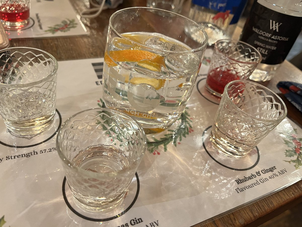 Best Monday in a long time this week! Shout out at Jenny who was a great guide. @Edinburgh_Gin @WaldorfAstoria  #Edinburgh #EdinburghGin https://t.co/Hzjzrg9MRW