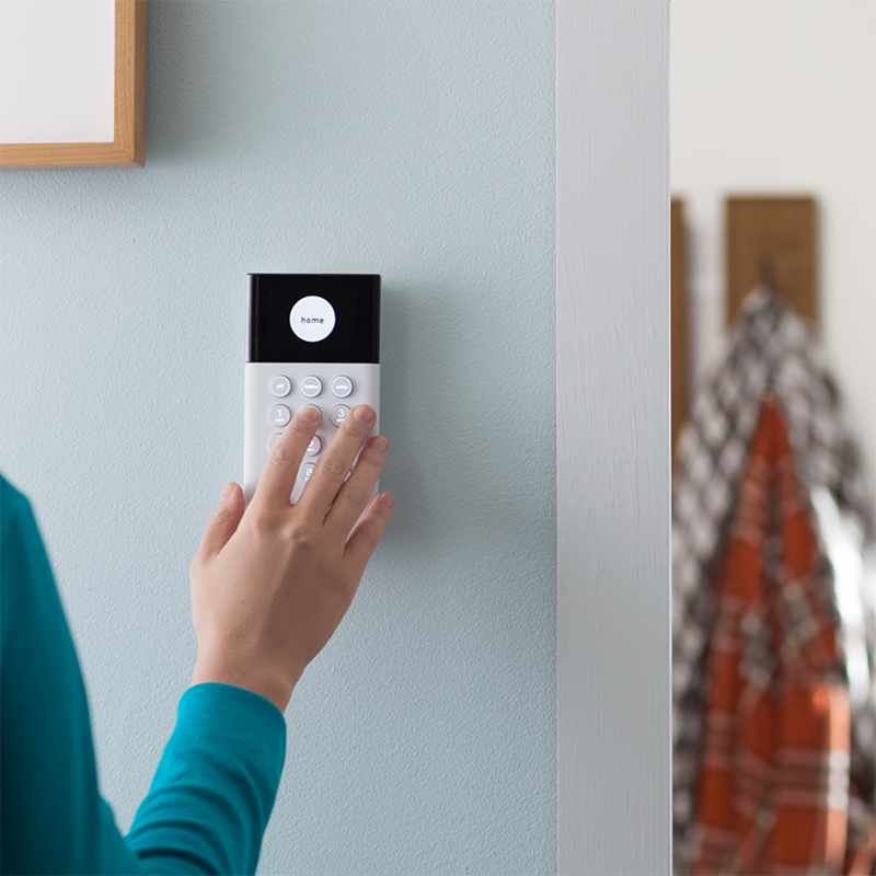 USAA's tweet photo. Save 30% on award-winning home security with SimpliSafe. Visit https://t.co/F8sqcxhXsv to learn more. #PerksOfMembership https://t.co/I0Bet8jzPM