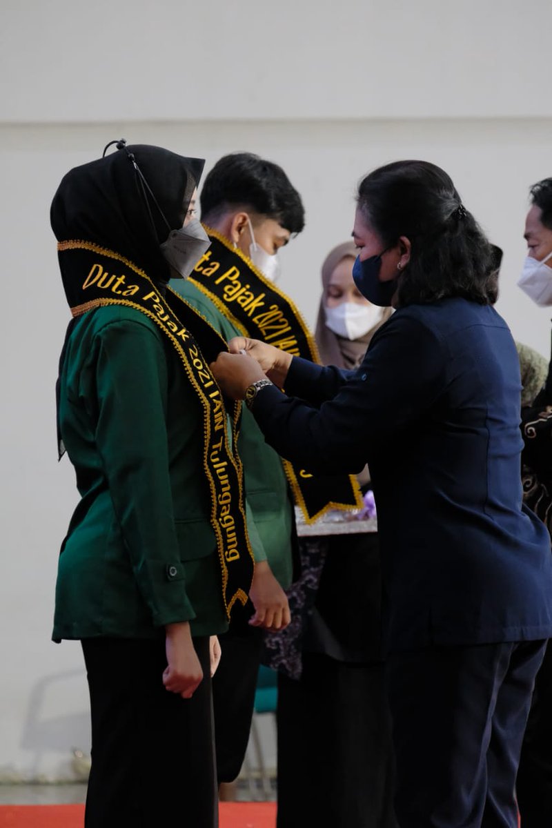 pajak_tlgagung's tweet photo. Kepala Kanwil DJP Jawa Timur III dengan Rektor UIN Sayyid Ali Rahmatullah (UIN SATU) Tulungagung Melaksanakan Penandatanganan Kesepakatan Bersama dan Launching Tax Center yang didampingi oleh Kepala KPP Pratama Tulungagung. (01/12)
#KPPTulungagung
#TaxCenter
#UINSATUTulungagung https://t.co/zmFehvjxmw