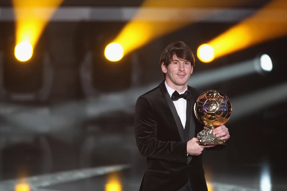tw4018's tweet photo. 5 Controversial Golden Balls in History
There is no shortage of times the Golden Ball award has left endless controversy in the historical flow of world football. https://t.co/YksqN4wWYp