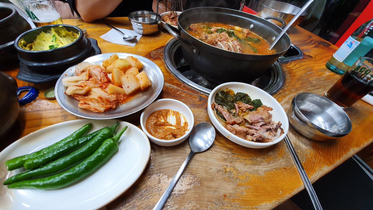 가게서 술먹다 문닫고 나와 먹는 술맛...
이맛이지!!!!♡
암요!!!!♡