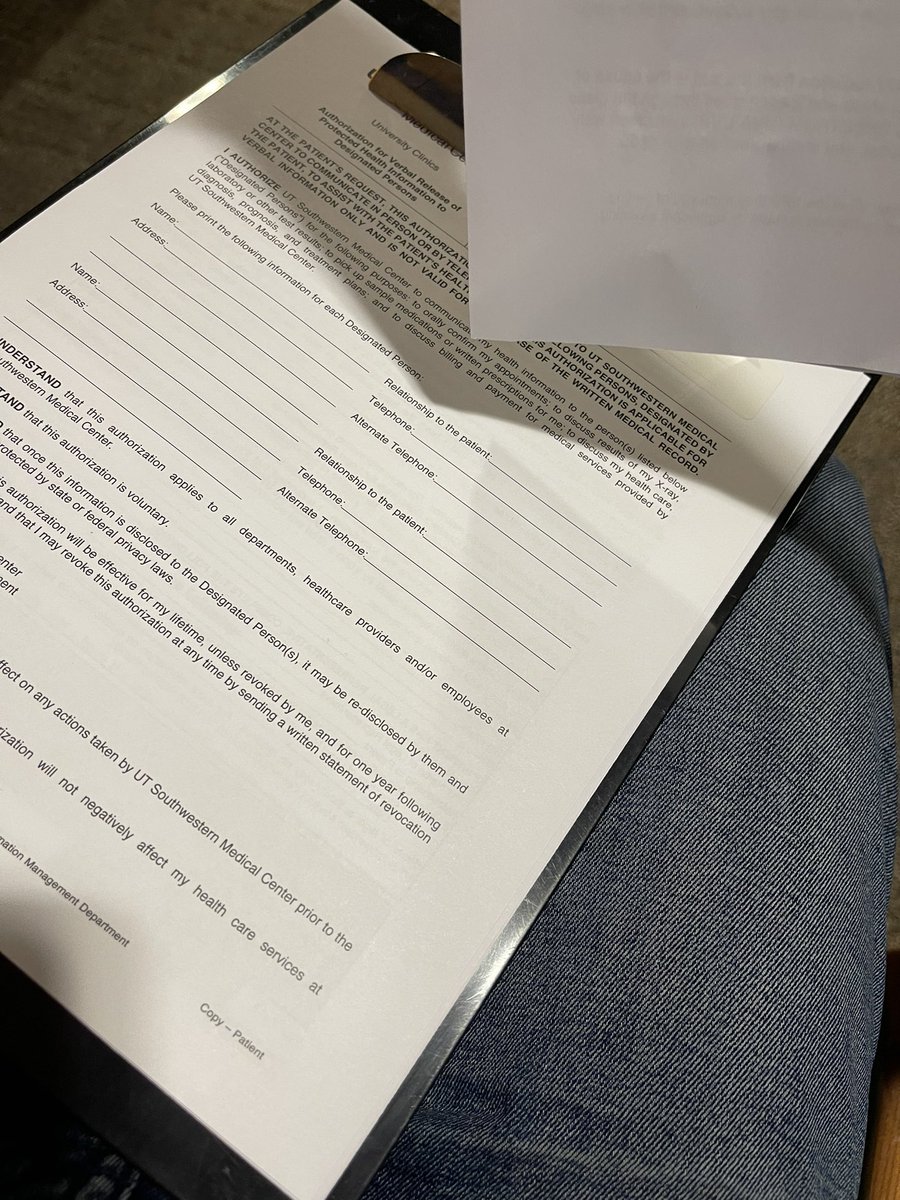 marxtango's tweet image. Dutifully downloaded patient portal and completed numerous forms online inc check-in and paid bill. Linked all other portals so all data is accessible. I still filled out 5 pages of info. 😳 Is anyone paperless? #nomoreclipboards #patientexperience