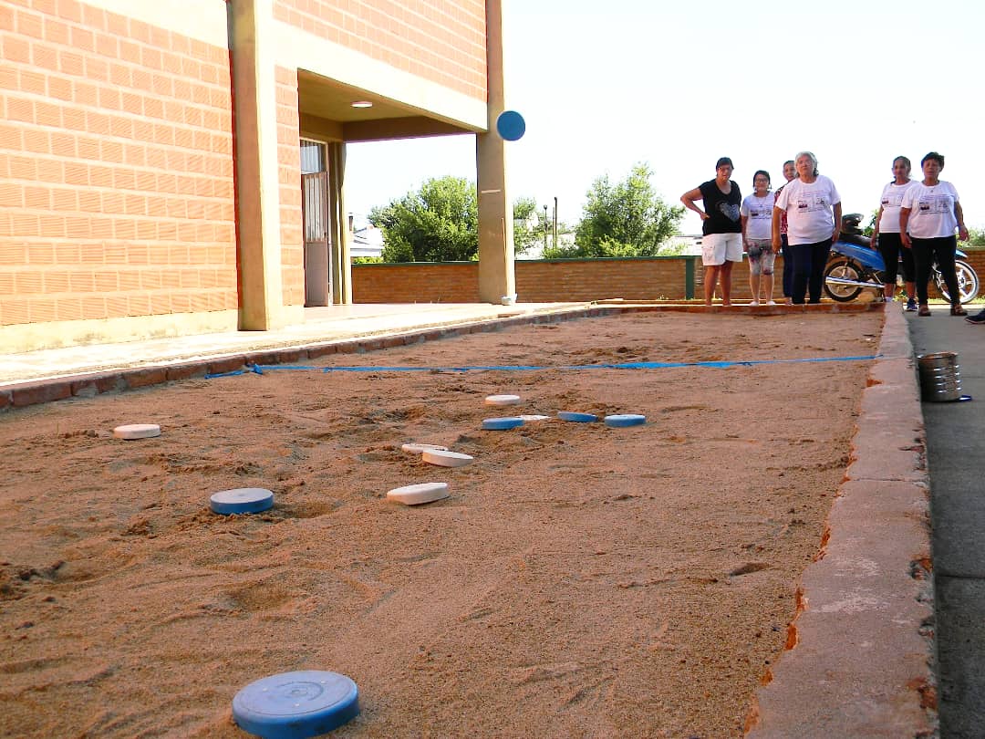 La <a href="/muniposadas/">Ciudad de Posadas</a>, ofrece la Escuela de Tejo para los Adultos Mayores en el Polideportivo Itaembé Miní. La misma desarrolla sus clases los días martes de 16:00 a 18:00 Hs, miércoles de 14:30 a 16:00 Hs y jueves de 16:00 a 18:00 Hs. 
#PosadasLindaDeNuevo
#PosadasDeportiva
