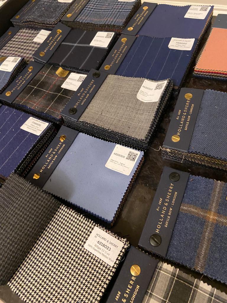 ksargentbespoke's tweet photo. Swatches of gorgeous cloth from @holland_sherry. These classic tones are perfect for garments that can be worn everyday.
#KathrynSargent #fabricswatches #suitjackets #londontailoring #mastertailor #fromclothtogarment https://t.co/z5j4oH7IOz