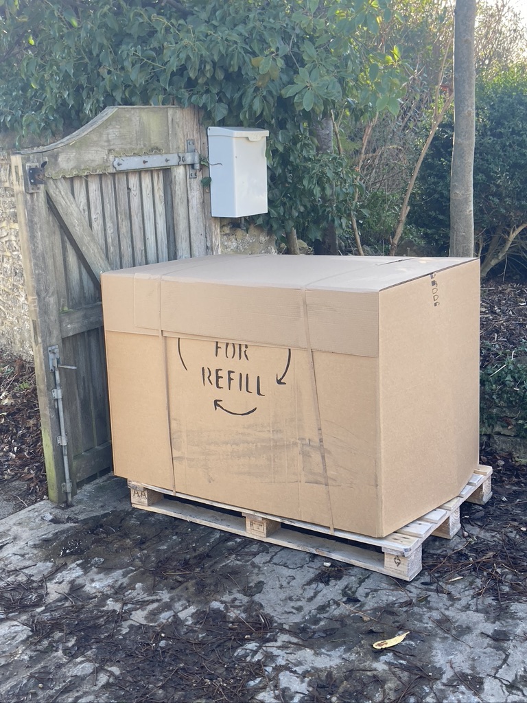 refillsbybeez's tweet photo. It's big!
The @fill_co order has arrived.
Getting closer to being able to offer doorstep refills. ππ
#plasticfree
#lesswaste
#wastefree
#oxfordshiredelivery
#plasticfreedelivery
#localdelivery
#oxfordshirebusiness
#zerowasteshopping https://t.co/NSiax53fuJ