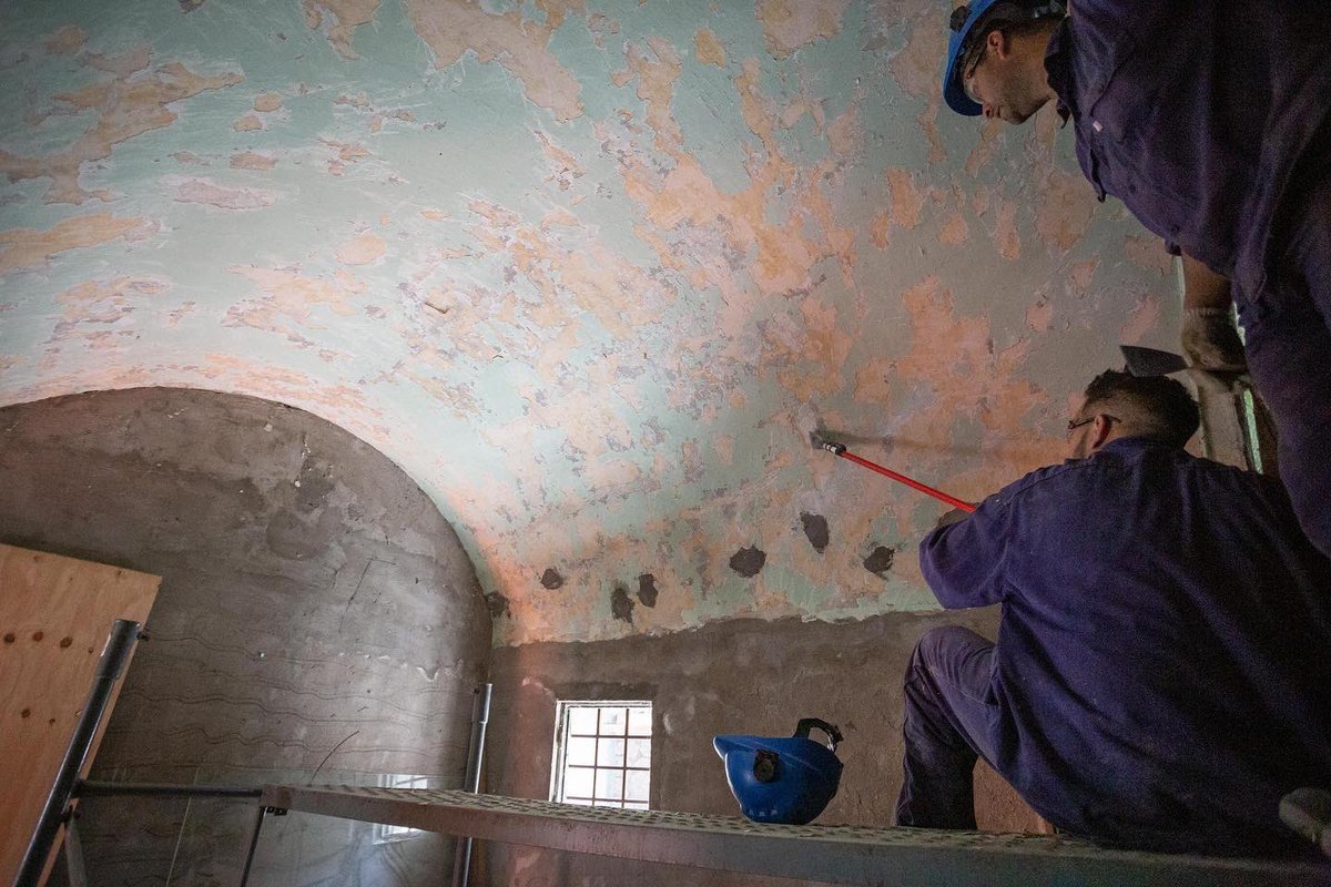gmontenegro_ok's tweet photo. 👷🙌 ¡Comenzaron las obras en la Casa Sobre el Arroyo! Este patrimonio cultural no solo forma parte de nuestra historia, es también una estructura que atrae a visitantes de todo el mundo por su importancia para el diseño y la arquitectura. https://t.co/g4leb2ZXr0