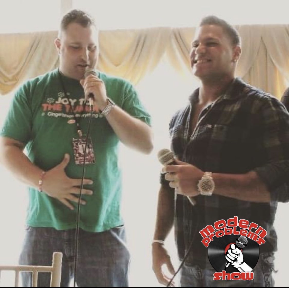 modprobshow's tweet photo. #tbt  10yrs ago @DAVEYLOVE interviewing @RealRonnieMagro from @mtv ‘s @jerseyshore … Omg Ron Stop!!

🎤🎧🎛🎚💚💨

-
-
-
-
-
#modernproblemsshow #ronniemagro #jerseyshore #jerseyshorefamilyvacation #tshirttime #jersday #podcast #interview  #comedy #music #entertainment https://t.co/35CUOrPotv
