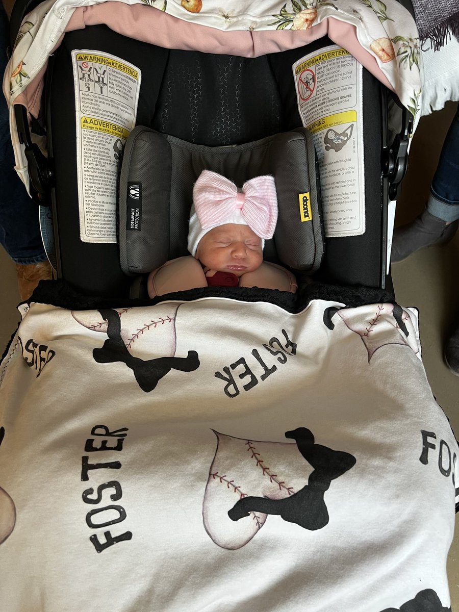 leann_foster14's tweet photo. Our little girly is home and our hearts are so full. 👑 happy homecoming Avery Kate https://t.co/3ucBziYFDQ