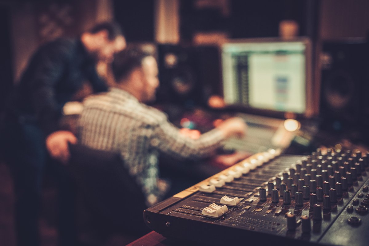 TunedayUK's tweet photo. Tuneday: Artists gain financial independence, get mentored, &amp; get more reputation buzz.  #tuneday #artists #musicprofessionals #musiclovers #crowdfunding #discover #independence #mentorship #musicapp https://t.co/r85oMpDD3J