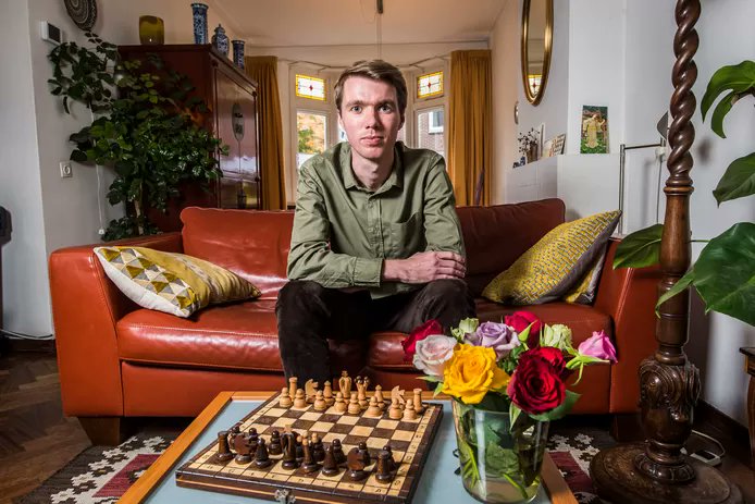 Veerkracht! Volkskrant-correspondent <a href="/tomvennink/">Tom Vennink</a> werd vorige maand Rusland uitgezet. Maar toen ik hem deze week sprak, was hij zijn koffers alweer aan het pakken: bit.ly/3DcmZ1j