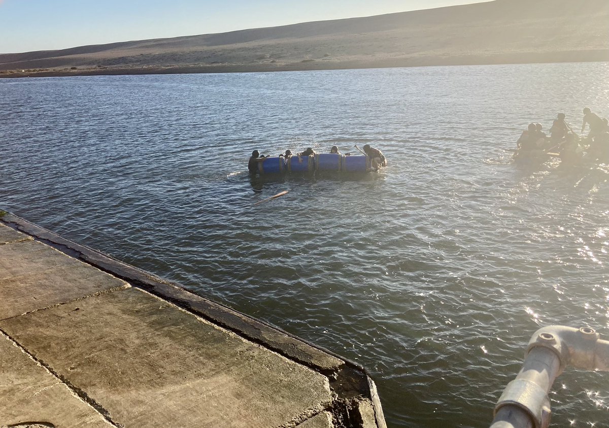 @36_Engr_Regt are with us this week and have braved the chilly Fleet for raft race - with some rafts faring better than others. All good fun though and great effort from all who took part. @HQ_WRTA @CO36EngrRegt @36Regt