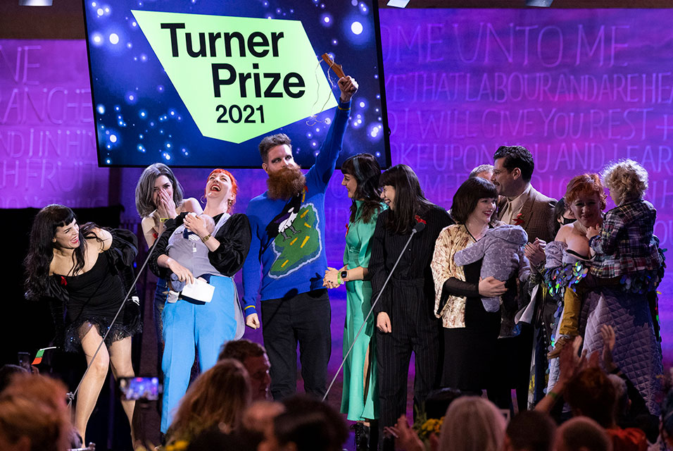 artdaily's tweet image. Array Collective win Turner Prize 2021 #ArrayCollective #TurnerPrize2021 #art #newspaper

Read more about this here: ow.ly/vE4z50H1Wo6

Subscribe for free to ArtDaily Newsletter: artdaily.cc/index.asp?int_…