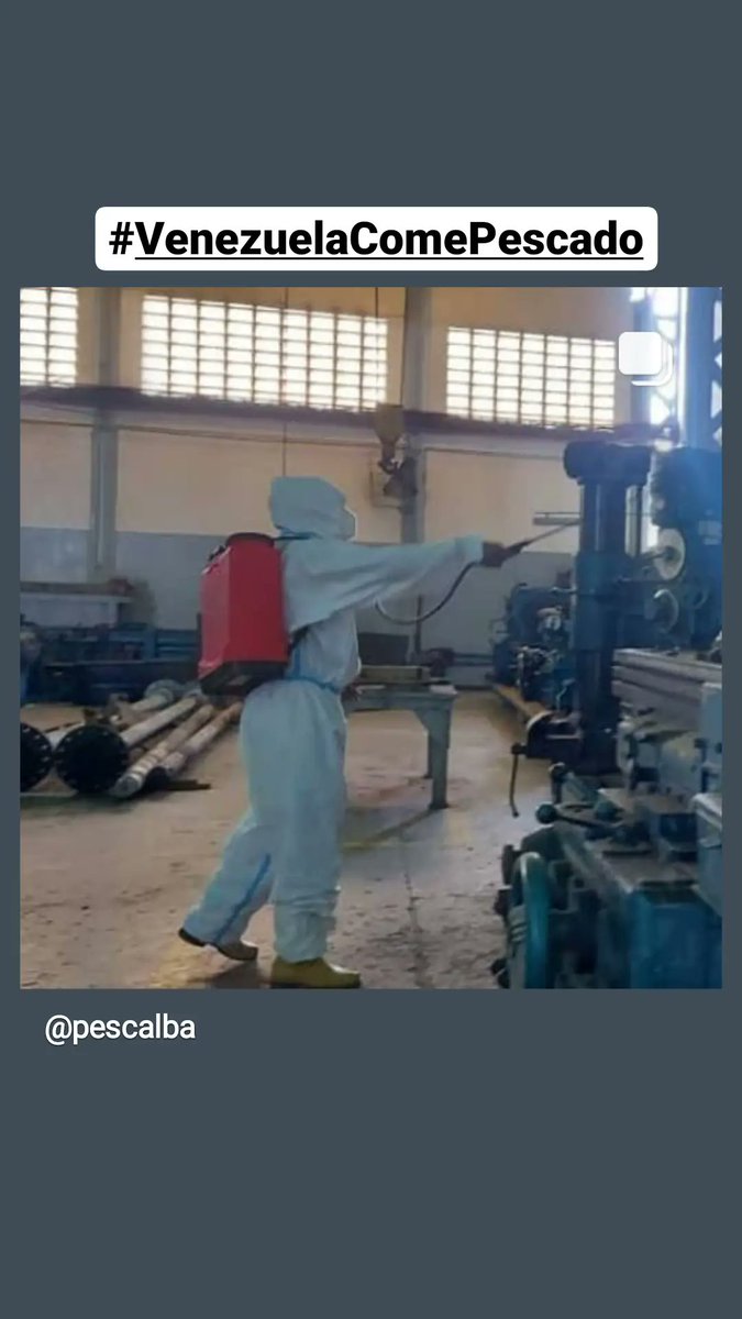 PescalbaOficial's tweet photo. #Pescalba, ente adscrito al @Minpescave2, realiza jornadas de desinfección en sus instalaciones.

Con apoyo del @Ven911SucreCna, recorrieron talleres, muelle, planta de hielo, diques y áreas administrativas, para garantizar el saneamiento.

#VenezuelaComePescado https://t.co/nzrkTuYErU