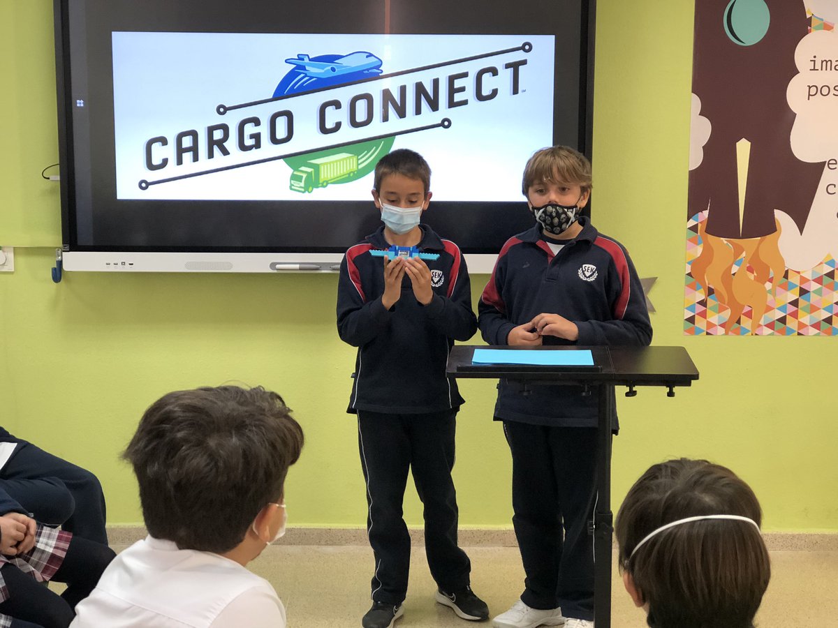 En el club de robótica de 3° y 4° de Primaria hoy era el momento de exponer los prototipos para el transporte de mercancías a lugares remotos.
Gran trabajo! 👏🏻👏🏻
#fllexplore #cargoconnect @sekalboran