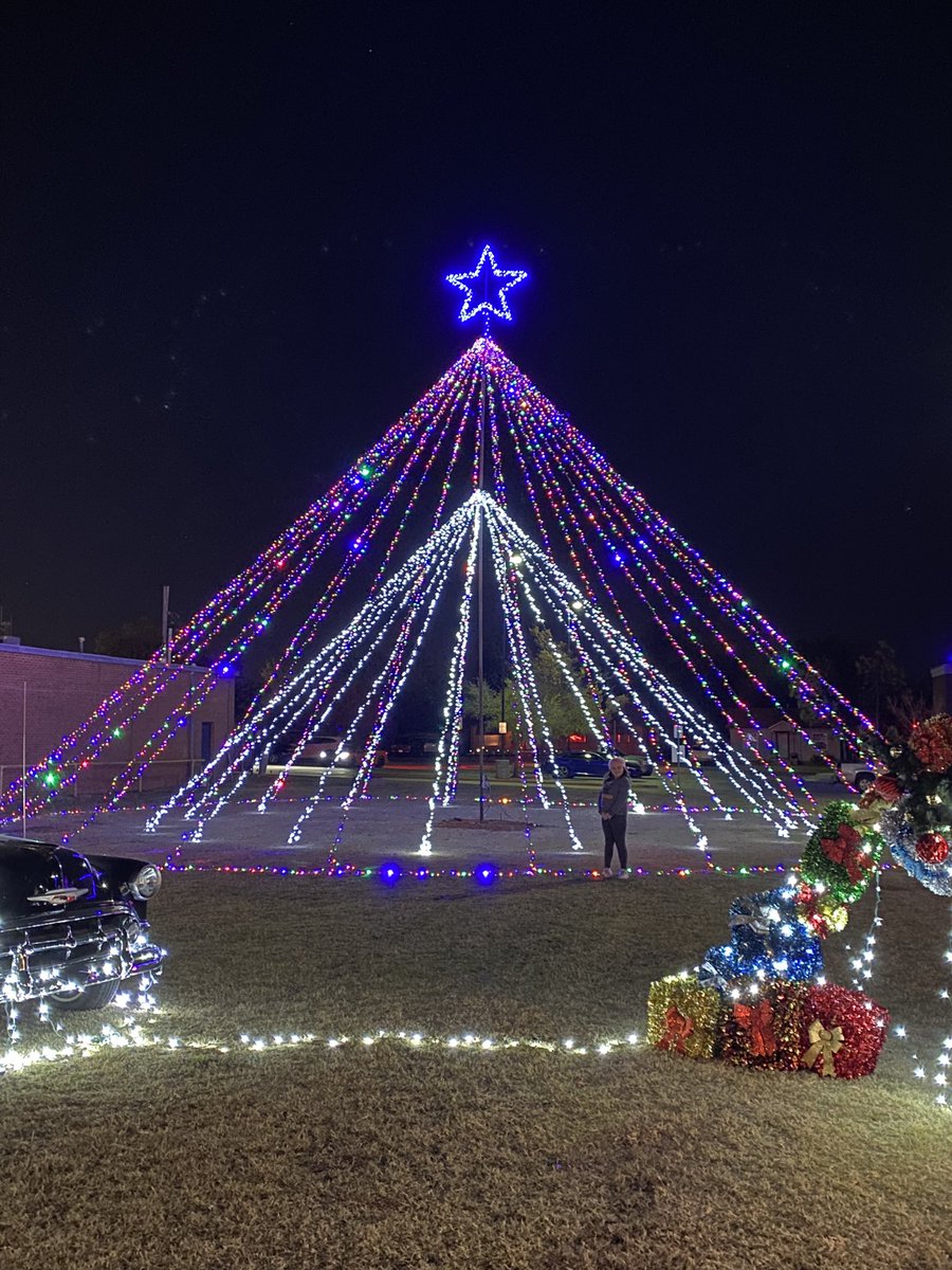 Del City’s Christmas Decorating contest is still going! If you haven’t, vote DCPD! facebook.com/groups/1097642…