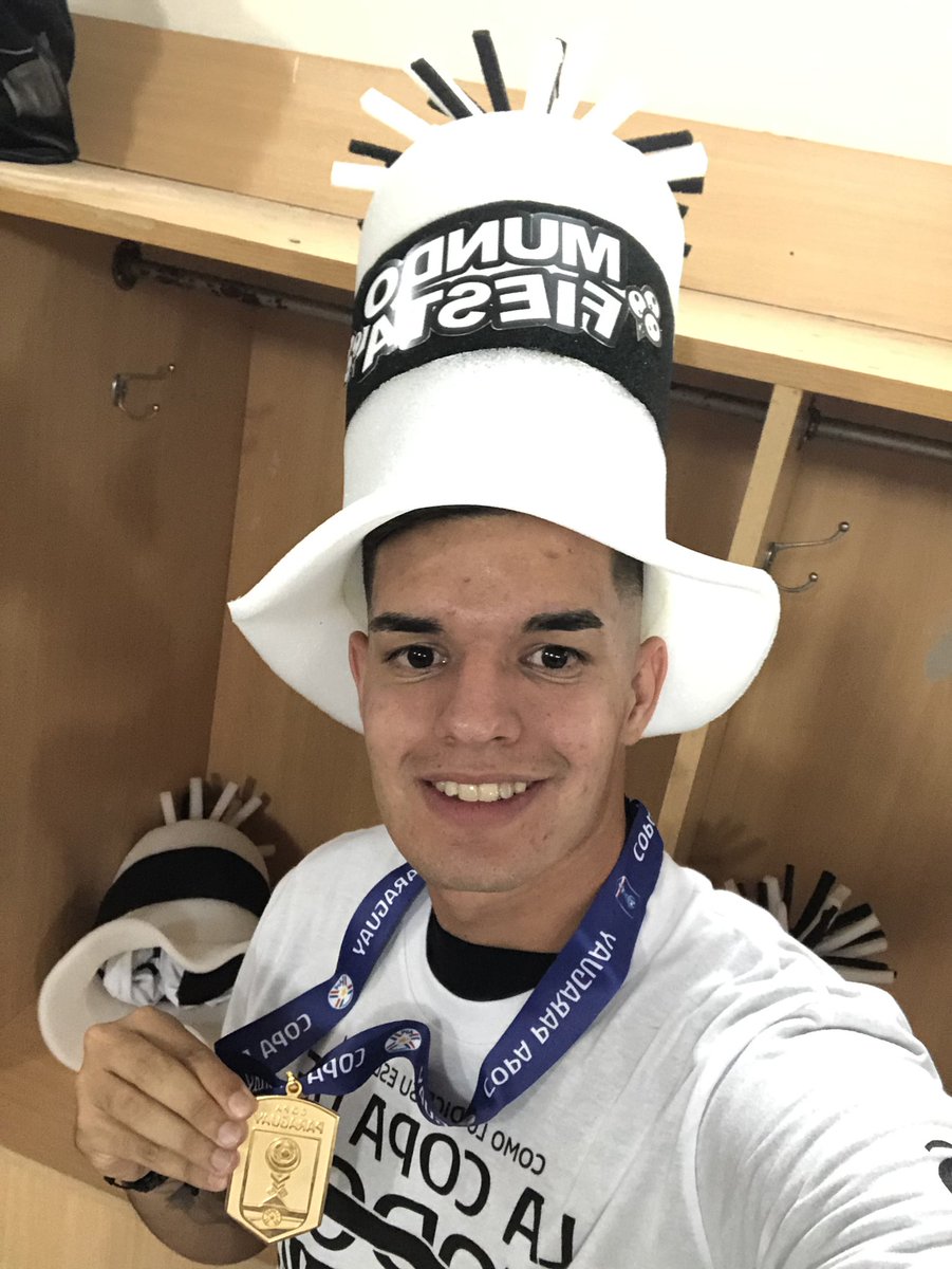 Una noche de ayer, campeones 🏆