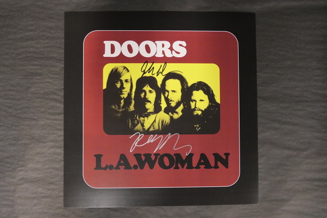 Head over to SUPERVINYL tomorrow at 11AM to celebrate 50 years of #LAWoman! The first 100 people to purchase a copy of the new deluxe boxed set will receive a 12x12 cover signed by #RobbyKrieger and #JohnDensmore.

#SUPERVINYL @TheDoors #TheDoors #LAWoman50