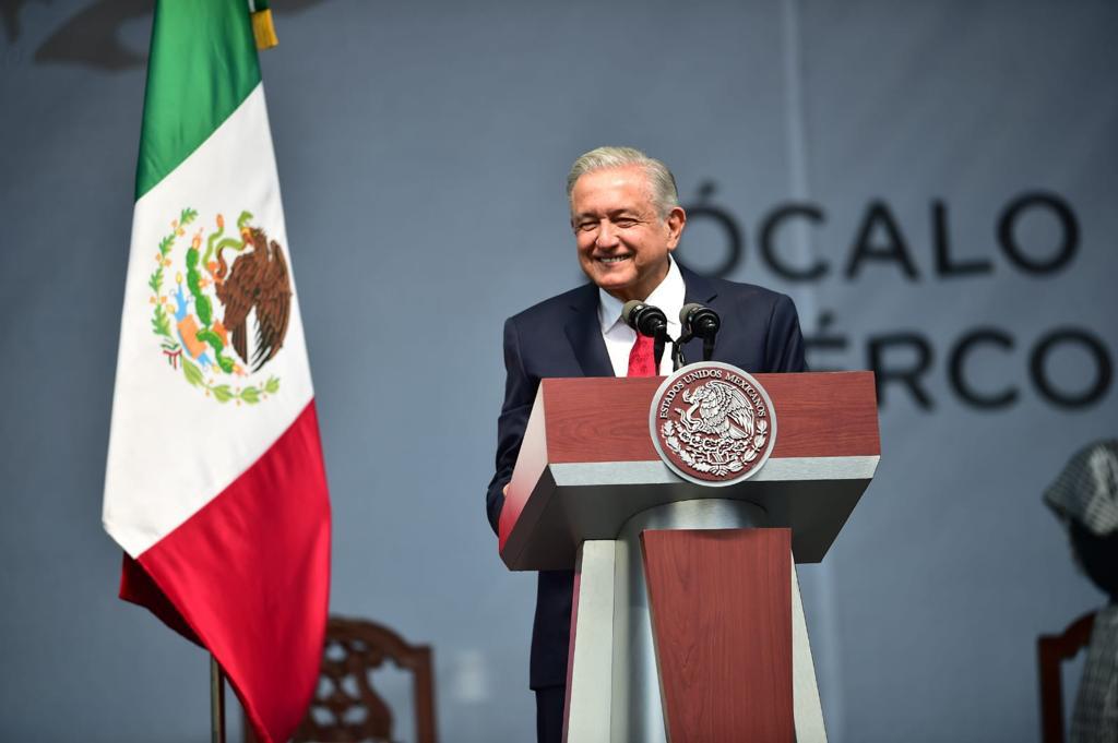 ElenaGarciaMtz_'s tweet photo. ¡El mejor presidente de México!
#EsUnHonorEstarConObrador
#3AñosDeTransformación https://t.co/jtOdKPxWRo