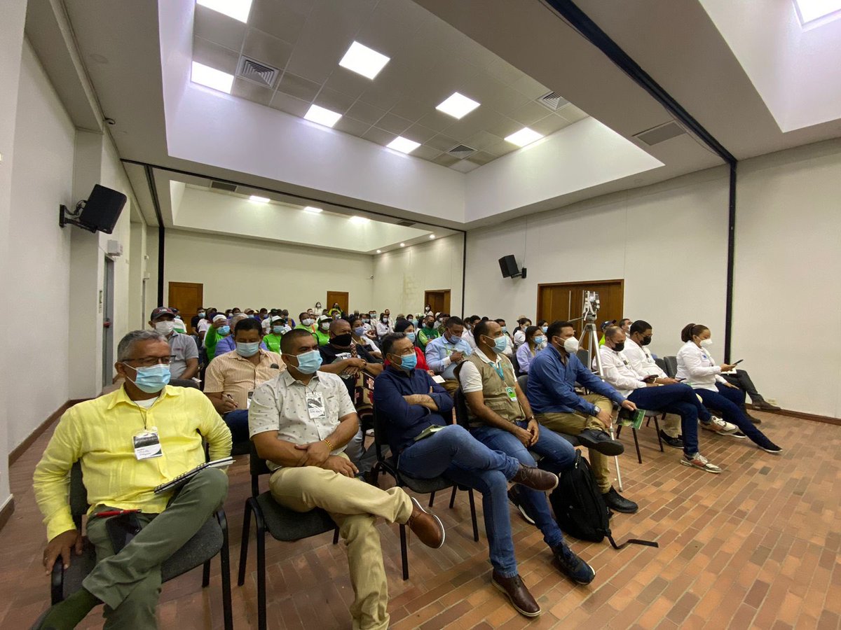 SENA_Antioquia's tweet image. #AestaHora En Caucasia realizamos el foro “El Bosque y la Vida” 🌳☘️🌎un espacio para proteger los bosques, la biodiversidad, el aire, los recursos hídricos y la productividad agropecuaria, 💧💚promoviendo acciones para un desarrollo sostenible en la región #SENASostenible🌿