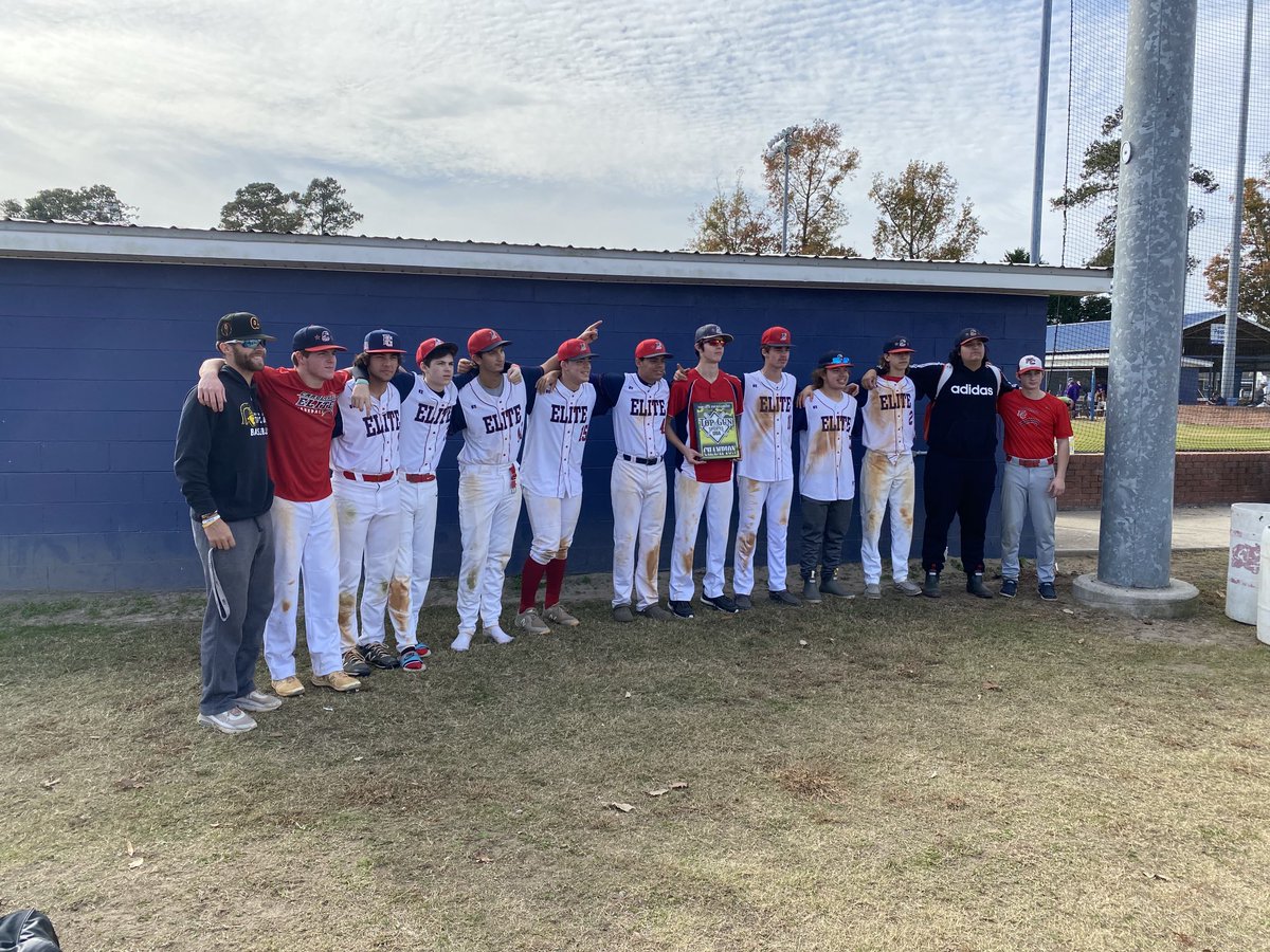 CarolinaEliteB2's tweet photo. Blessed to coach these young men. Great team chemistry can’t be bought. Has to be earned. This group has it!! https://t.co/nSFfy8tFPp